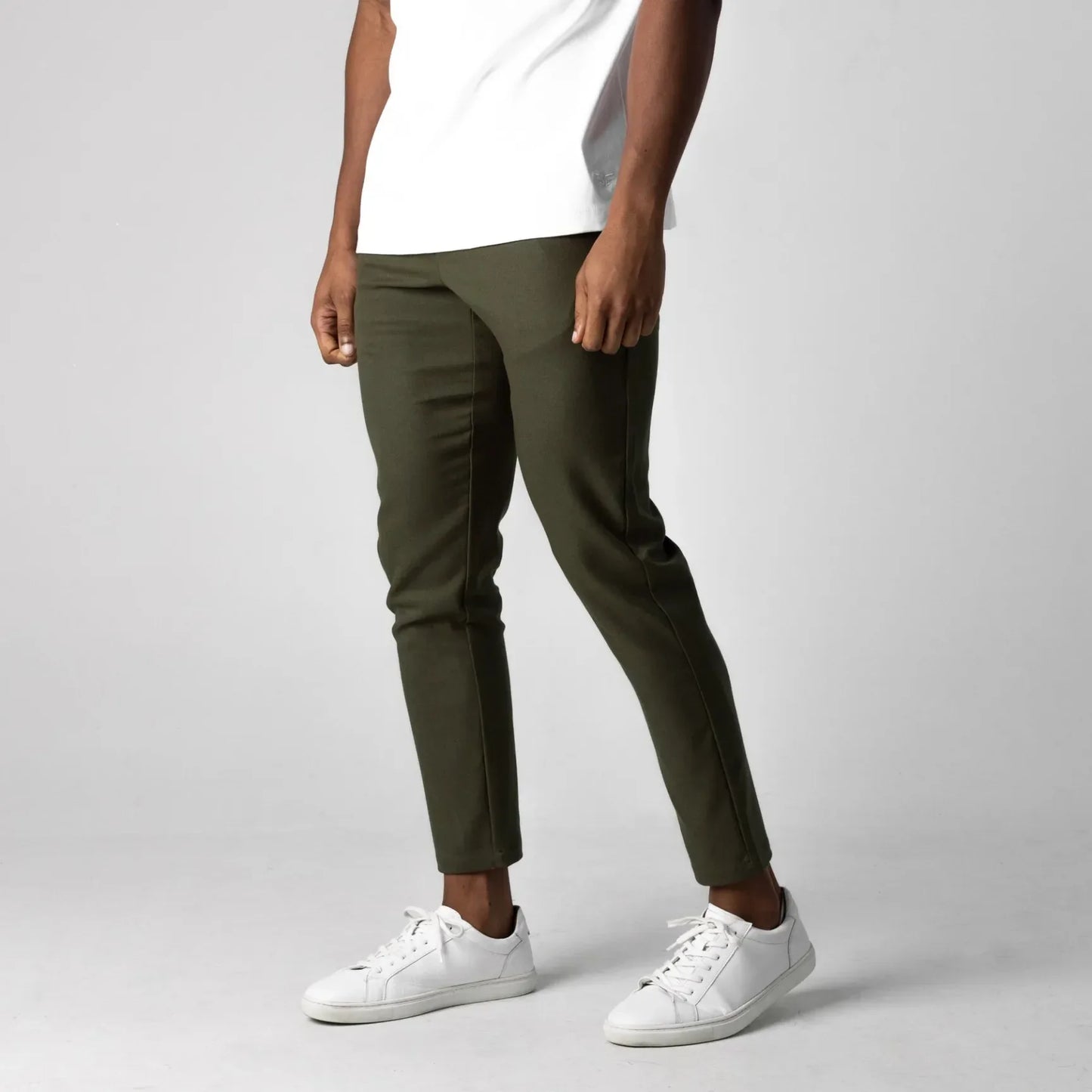 César - Chino Elástico Premium