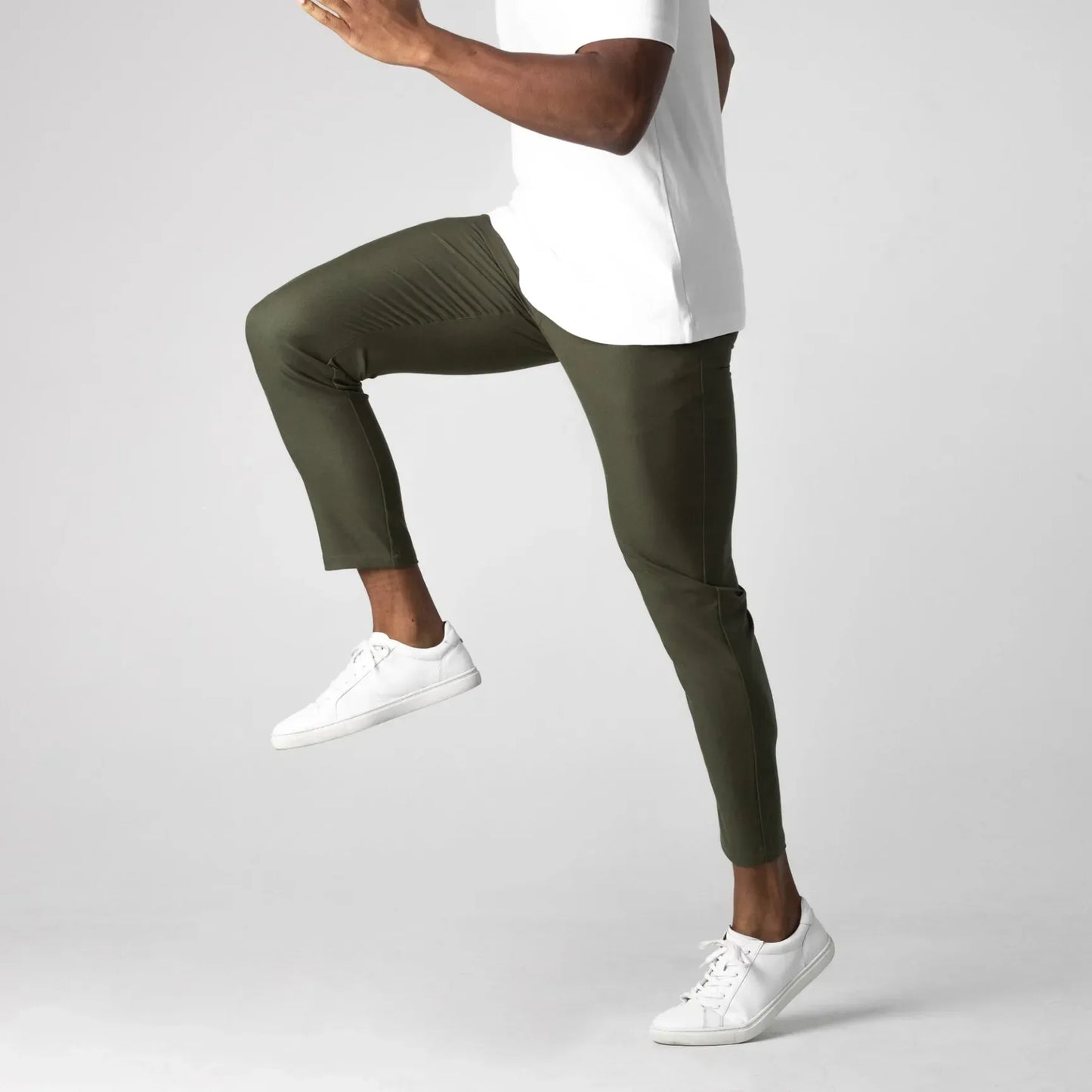 César - Chino Elástico Premium