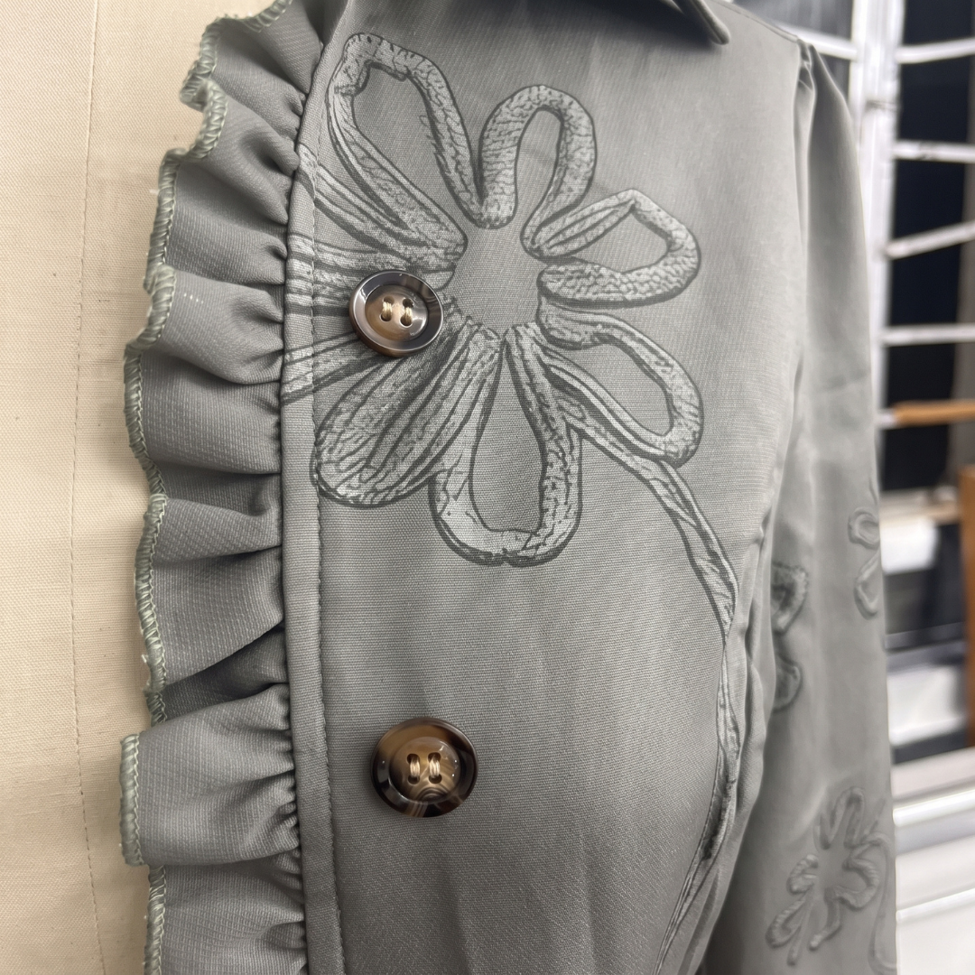 Patricia - Chaqueta bordada ligera con volantes
