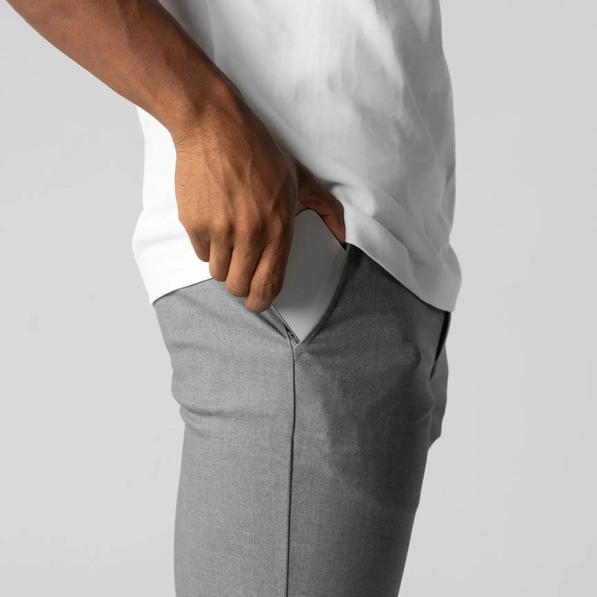 César - Chino Elástico Premium