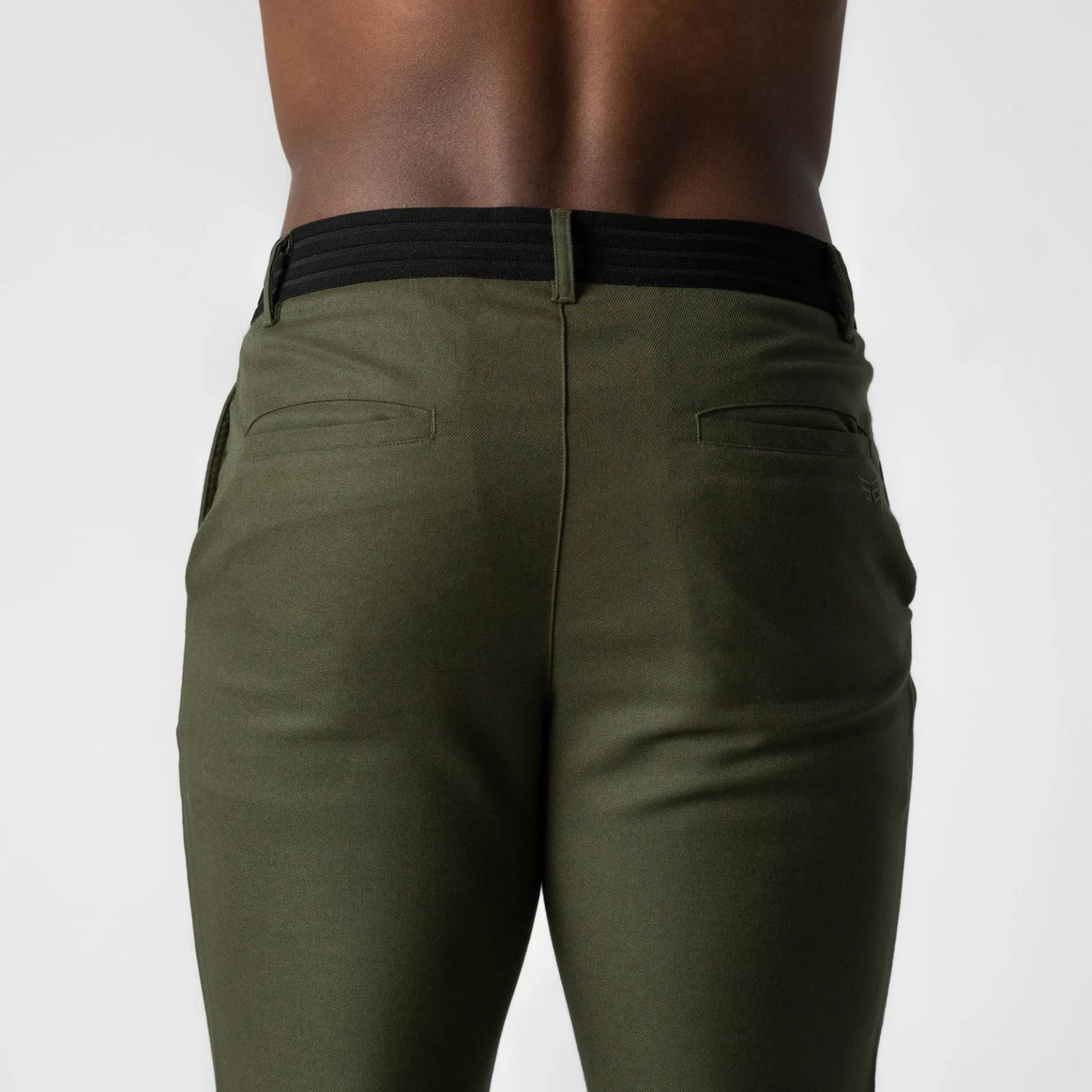 César - Chino Elástico Premium