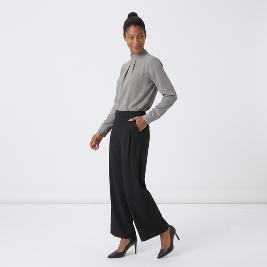 Bianca - Blusa elegante con detalle de cierre trasero