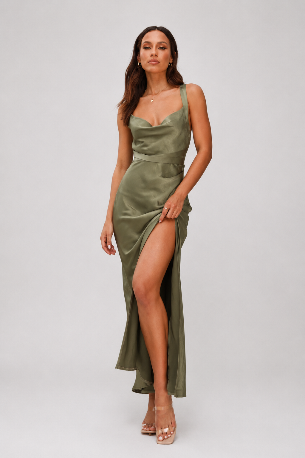 Valeria – Vestido Capri: brillo y elegancia atemporal